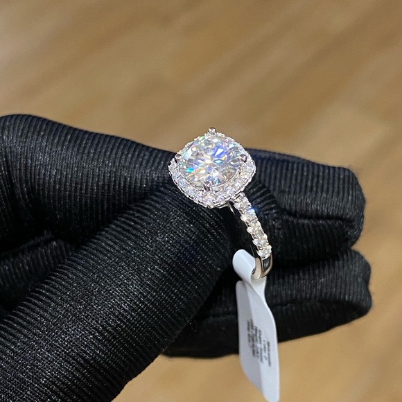 Moissanite ring set with certificate - Picture 9 of 16